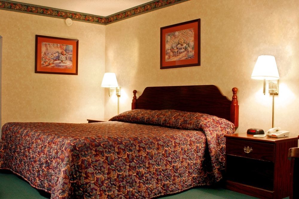 Oyo Tn I-40 Hotel 2*